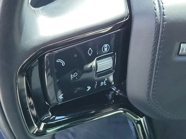 Used 2024 Black Land Rover Dynamic SE image 26