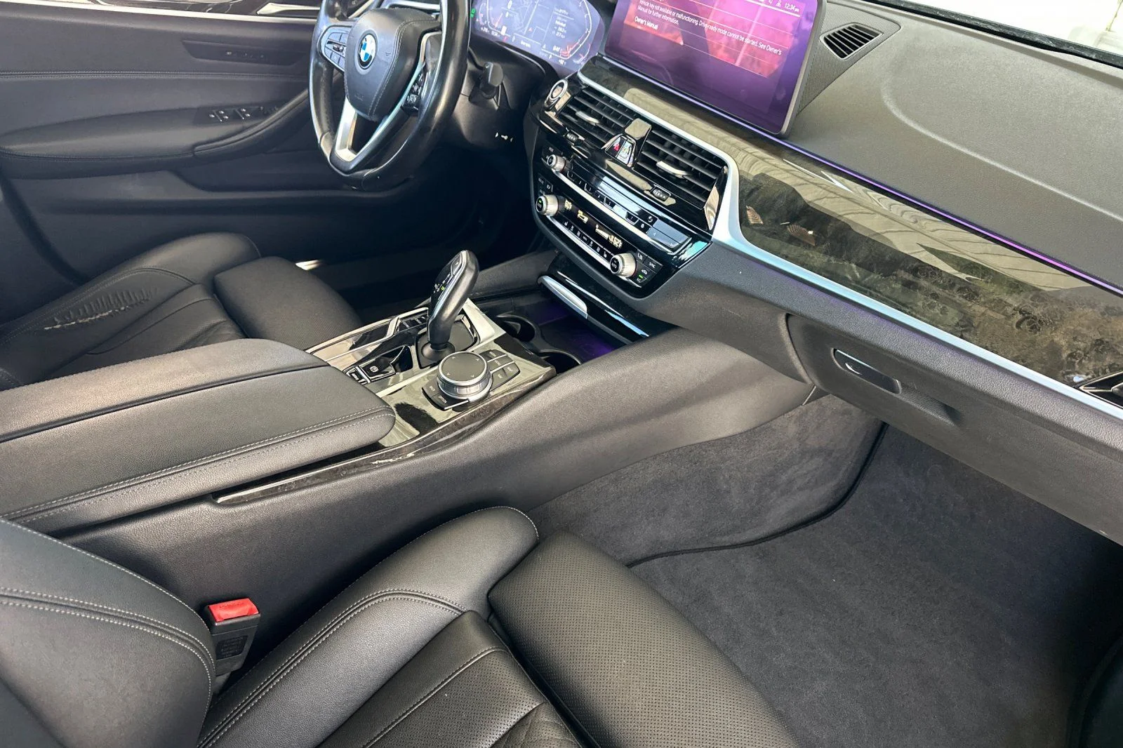Used 2021 Black BMW 530i image 15