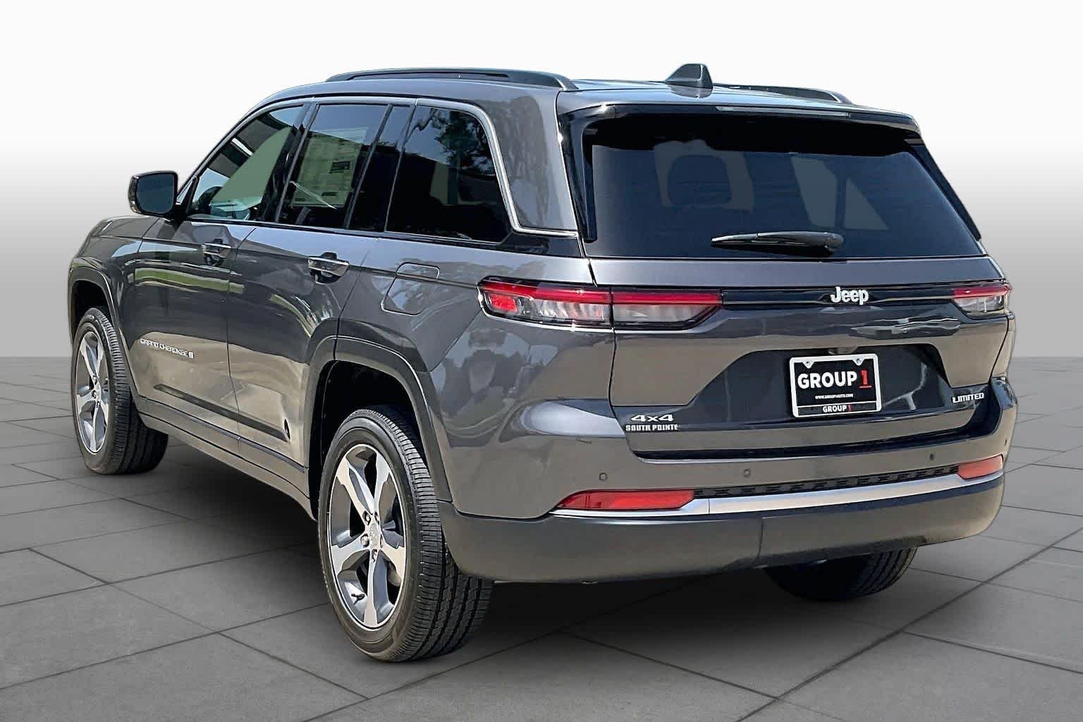 New 2026 Baltic Gray Metallic Clear-Coat Exterior Paint Jeep Limited image 12