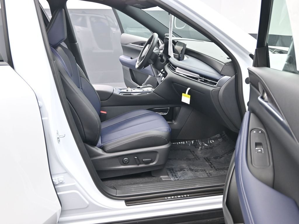 Used 2026 White INFINITI SPORT image 17