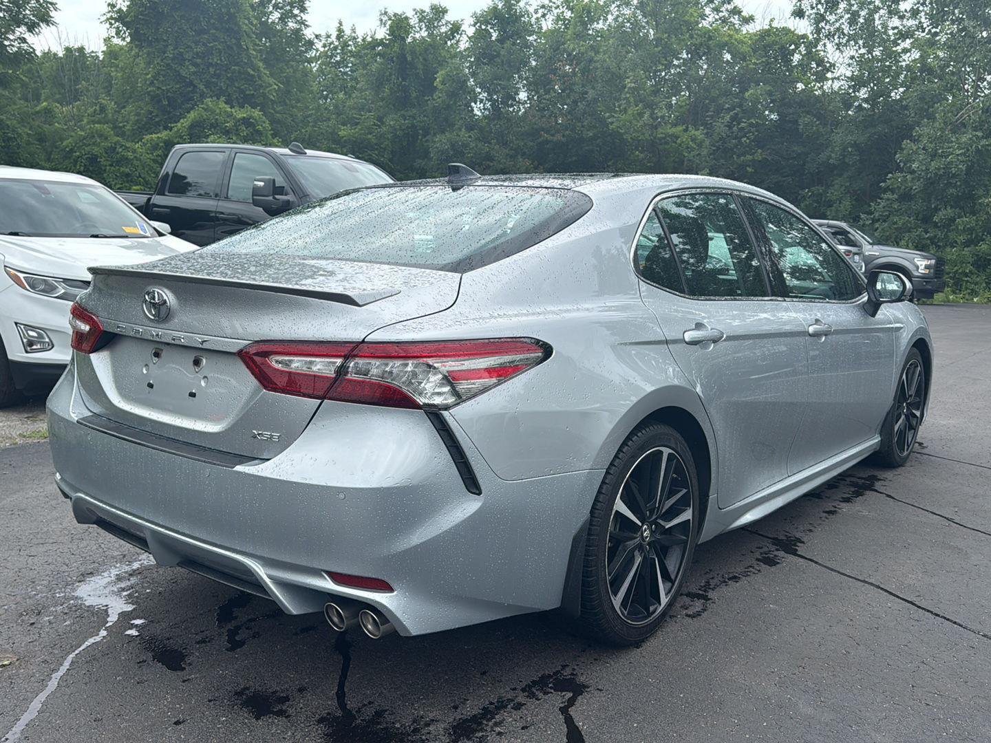 Used 2018 Celestial Silver Metallic Toyota XSE V6 image 3