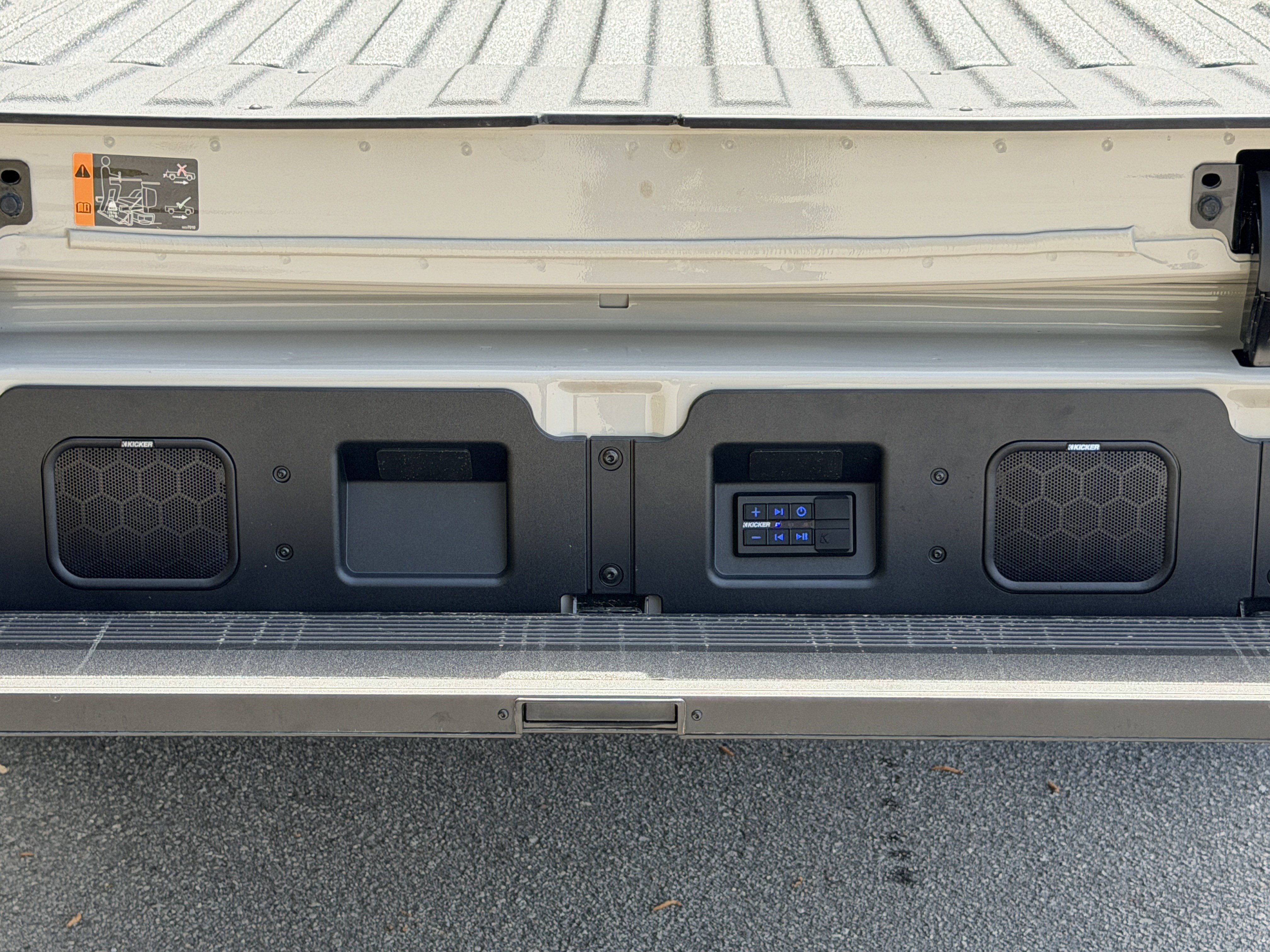 2026 GMC Sierra 1500 AT4X - Photo 19