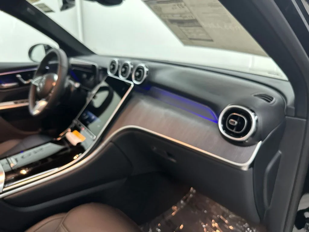 New 2027 Black Mercedes-Benz GLC 300 image 24