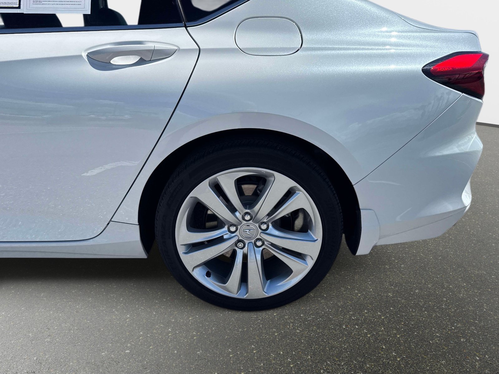 Used 2023 Platinum White Acura w/Technology Package image 9