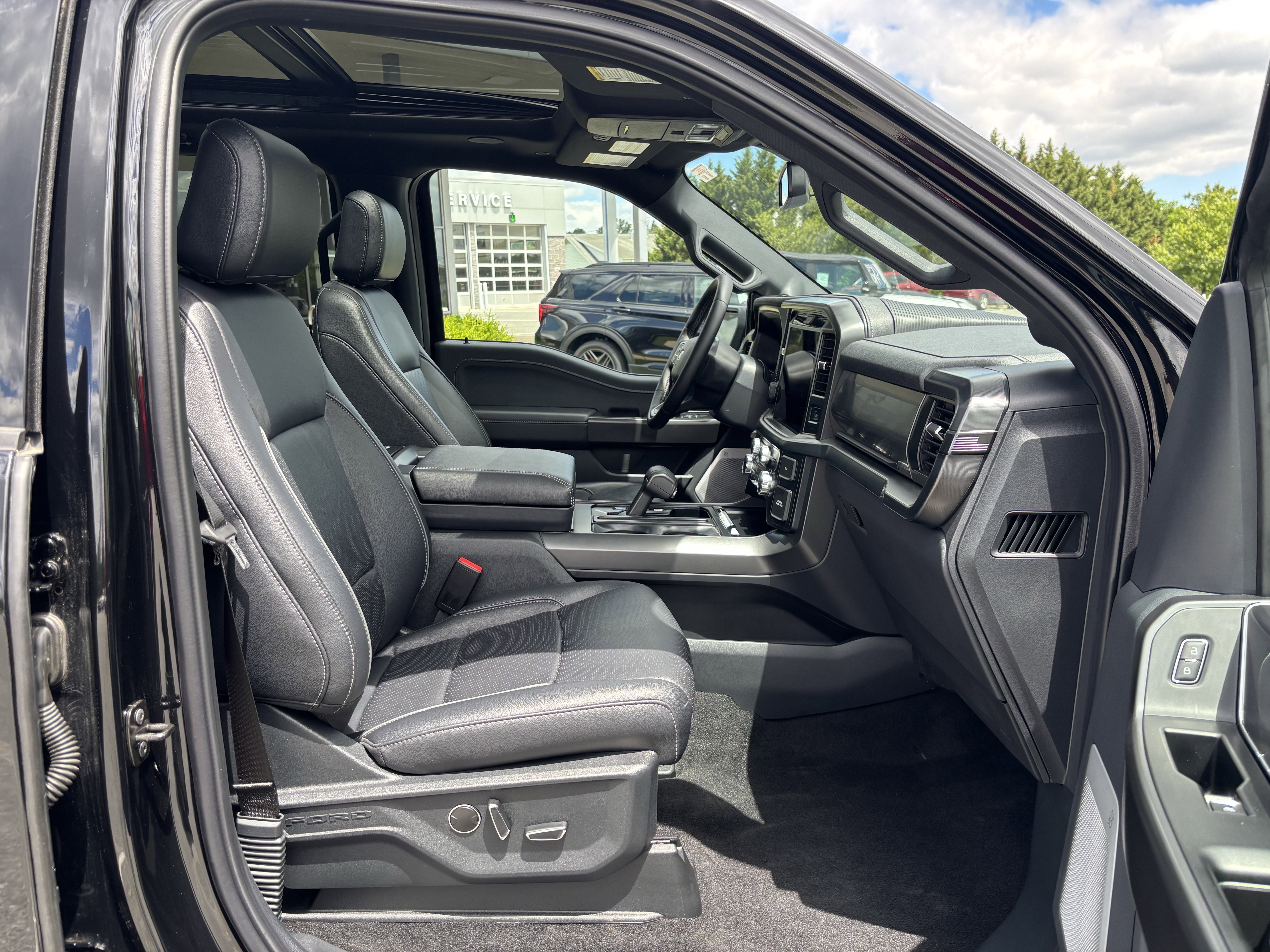Used 2025 Black Ford LARIAT image 41