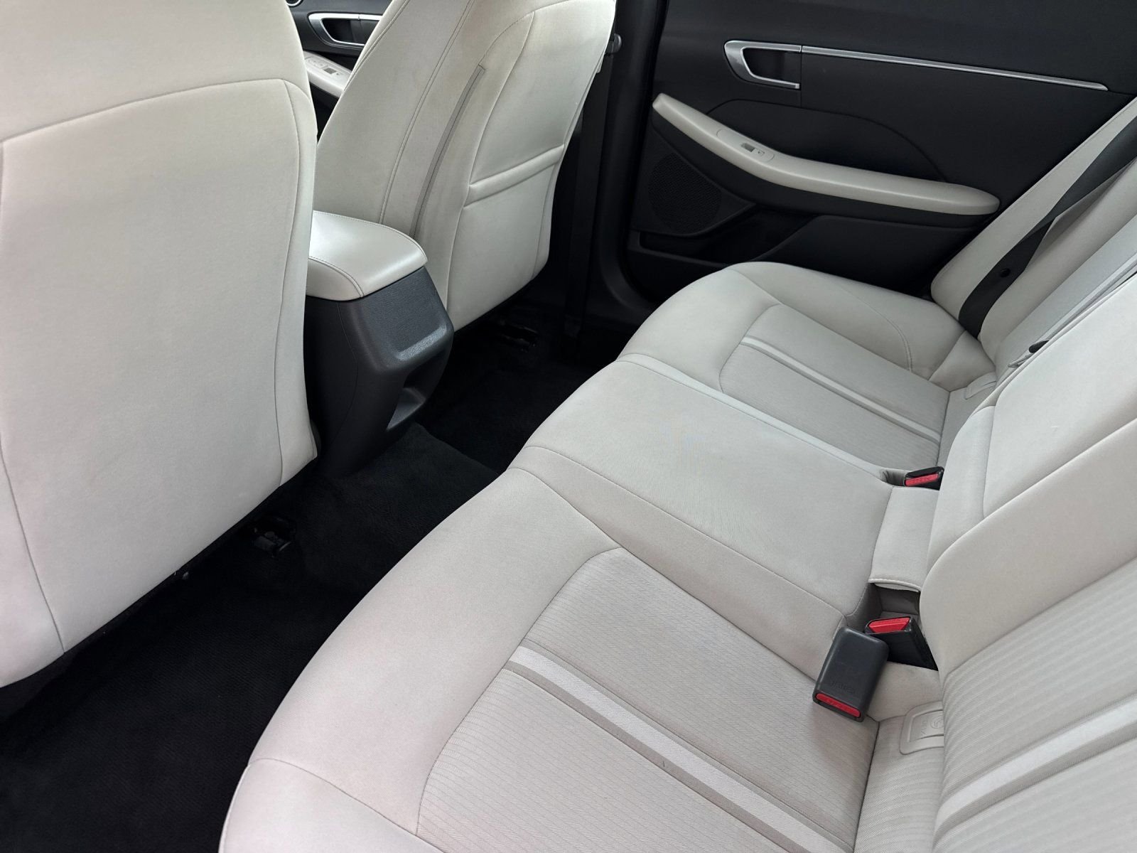 Used 2023 Silver Hyundai SEL image 11
