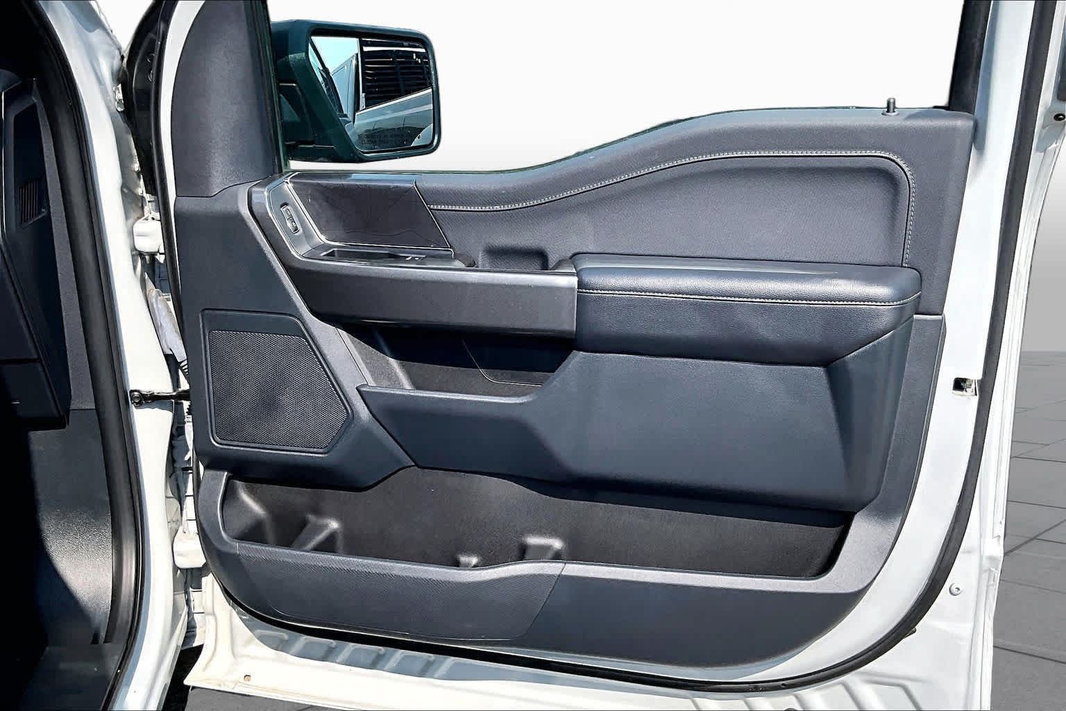 Certified Used 2023 Avalanche Gray Ford XLT image 26
