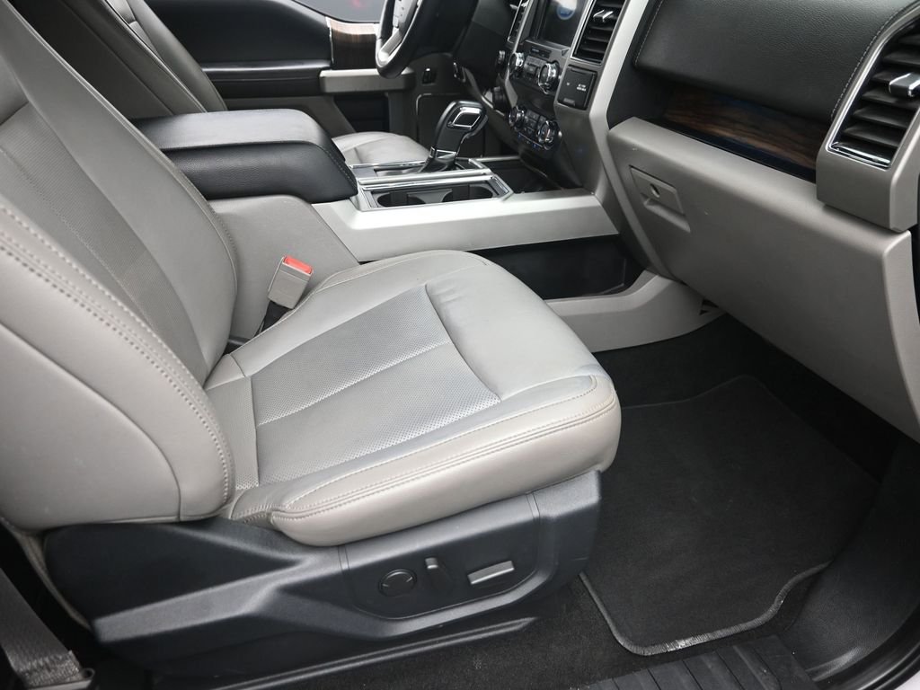 Used 2019 White Ford Lariat image 7