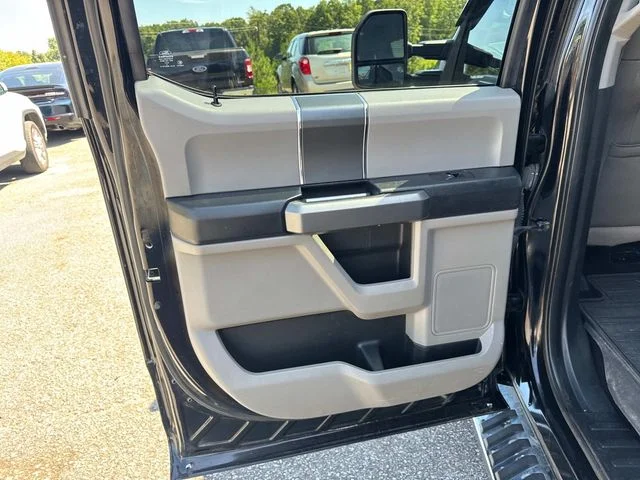Used 2017 Black Ford XLT image 15