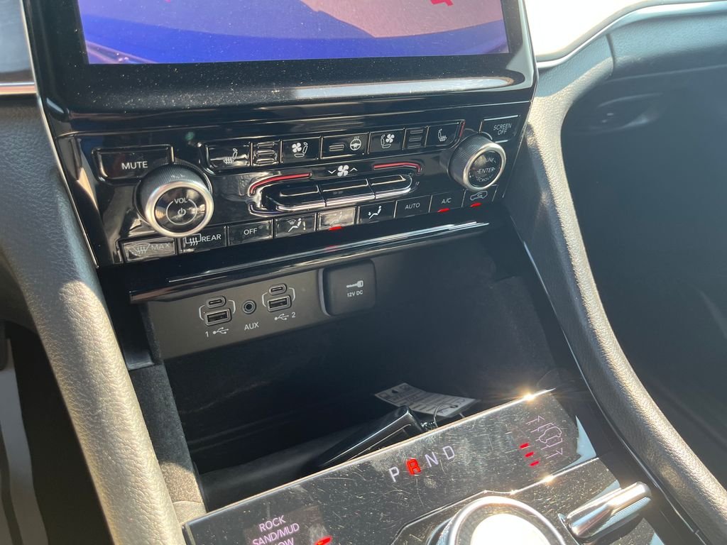 Used 2022 Black Jeep Overland image 19