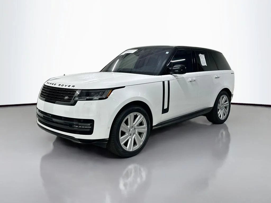 Used 2023 Fuji White Land Rover SE image 1
