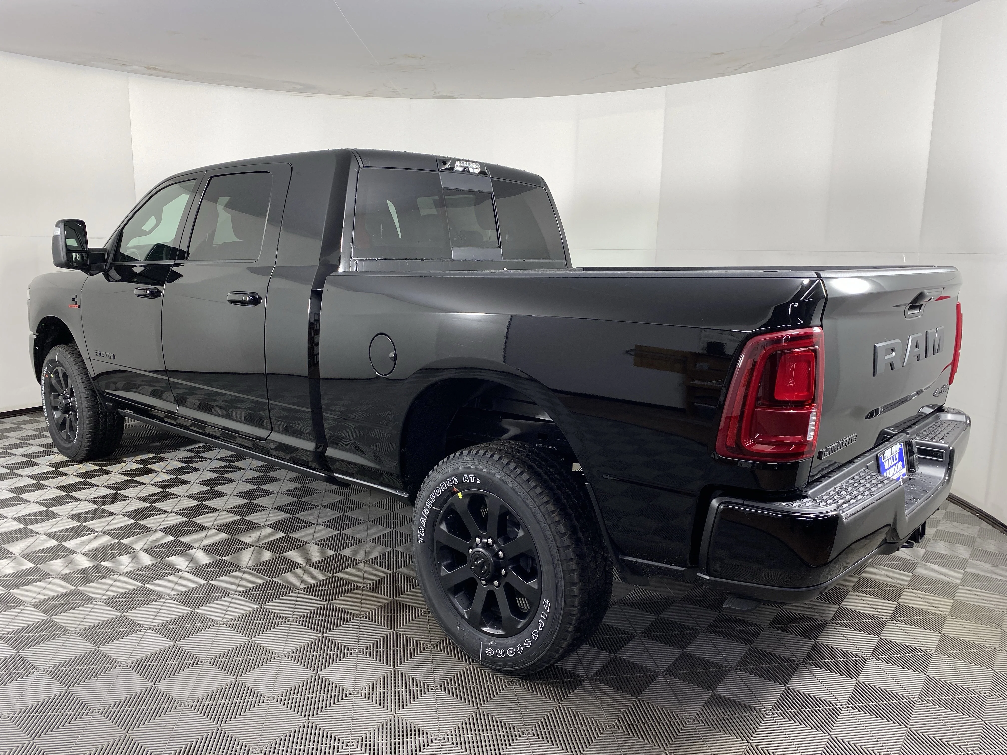 New 2026 Diamond Black Crystal Pearl-Coat Exterior Paint RAM Laramie image 10