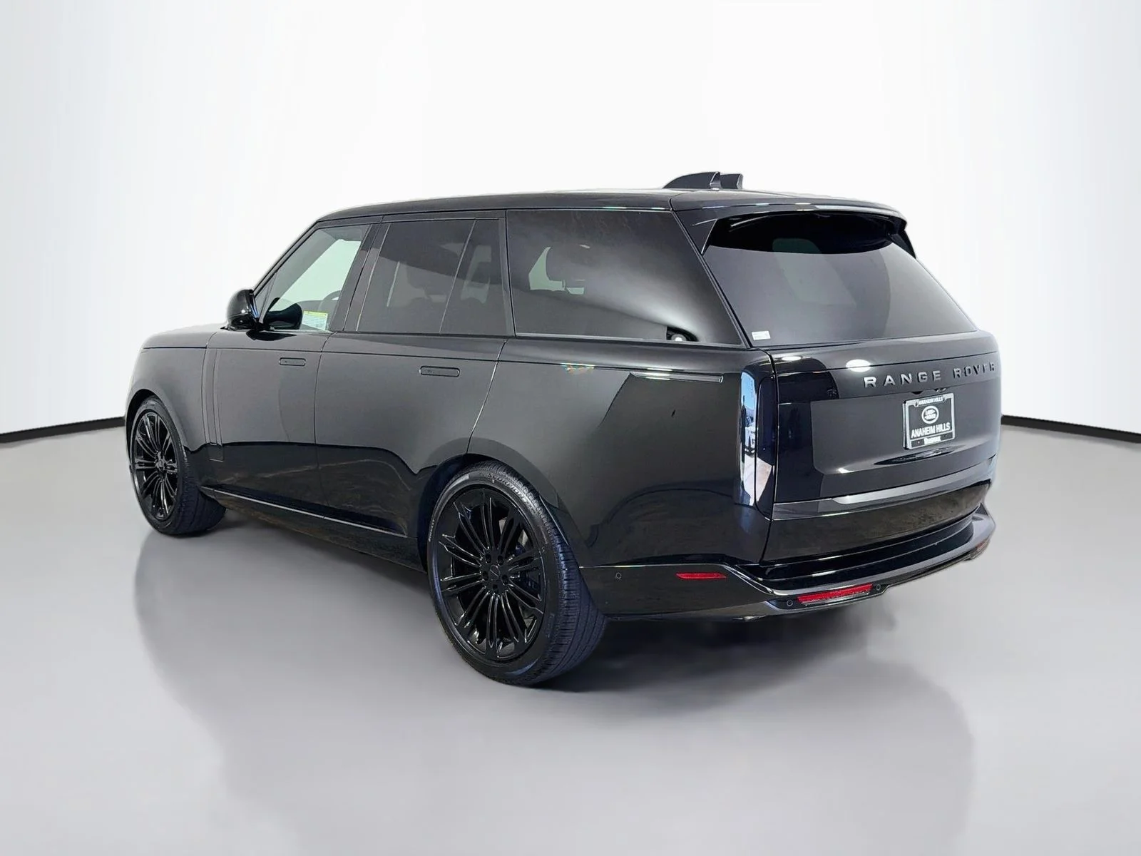 New 2026 Santorini Black Land Rover SE image 3