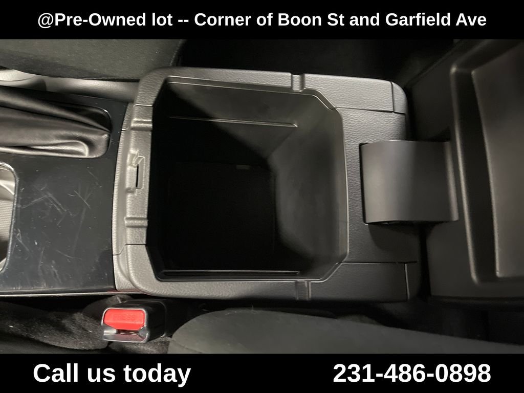 Used 2022  Mitsubishi ES image 25