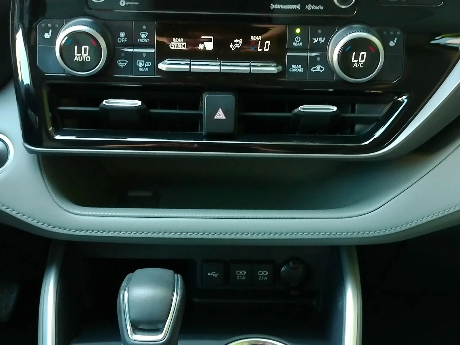 Used 2020 Silver Toyota XLE image 25