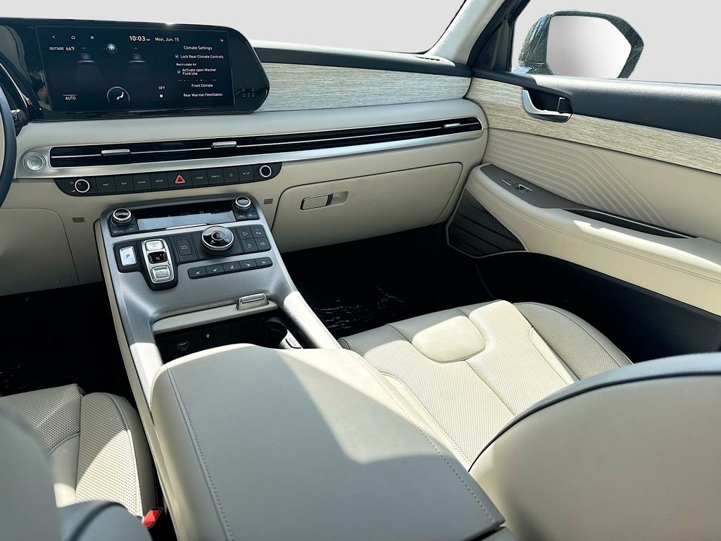 Used 2023 White Hyundai Calligraphy image 27