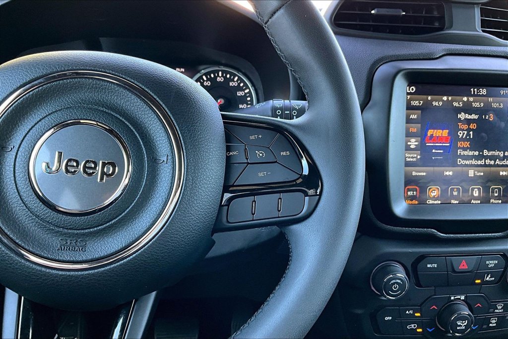 Used 2022 Teal Jeep Altitude image 10