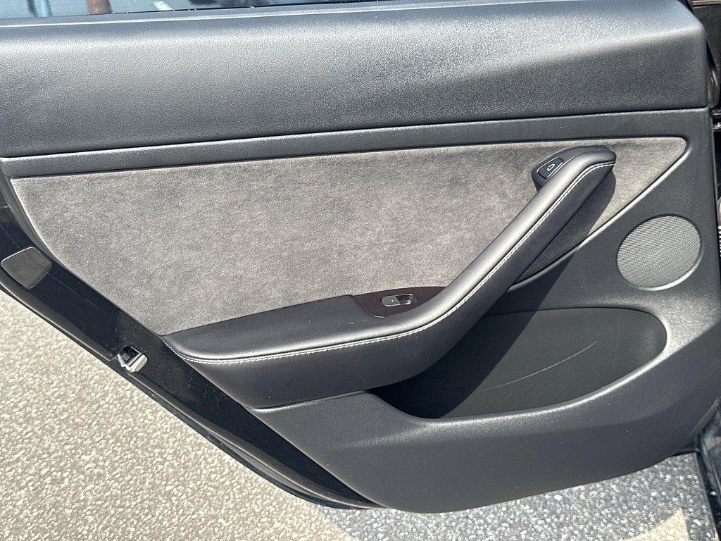 Used 2022 Black Tesla Long Range image 12