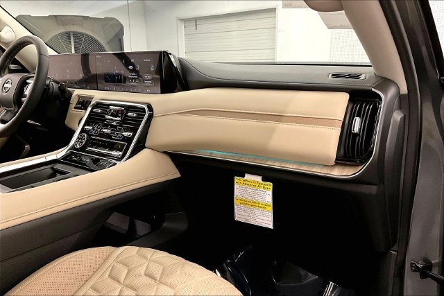 New 2026 Gun Metallic/Super Black Nissan Platinum Reserve image 39