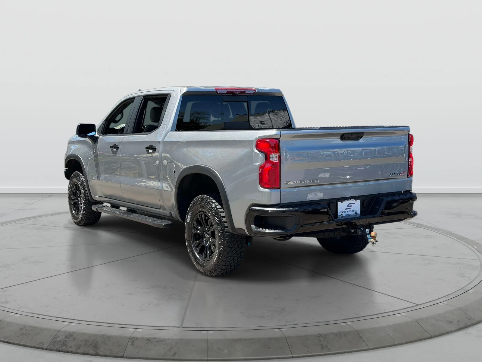 Used 2023 Gray Chevrolet ZR2 image 5