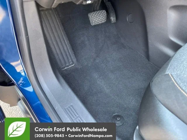 Used 2022 Blue Glow Metallic Chevrolet  image 25
