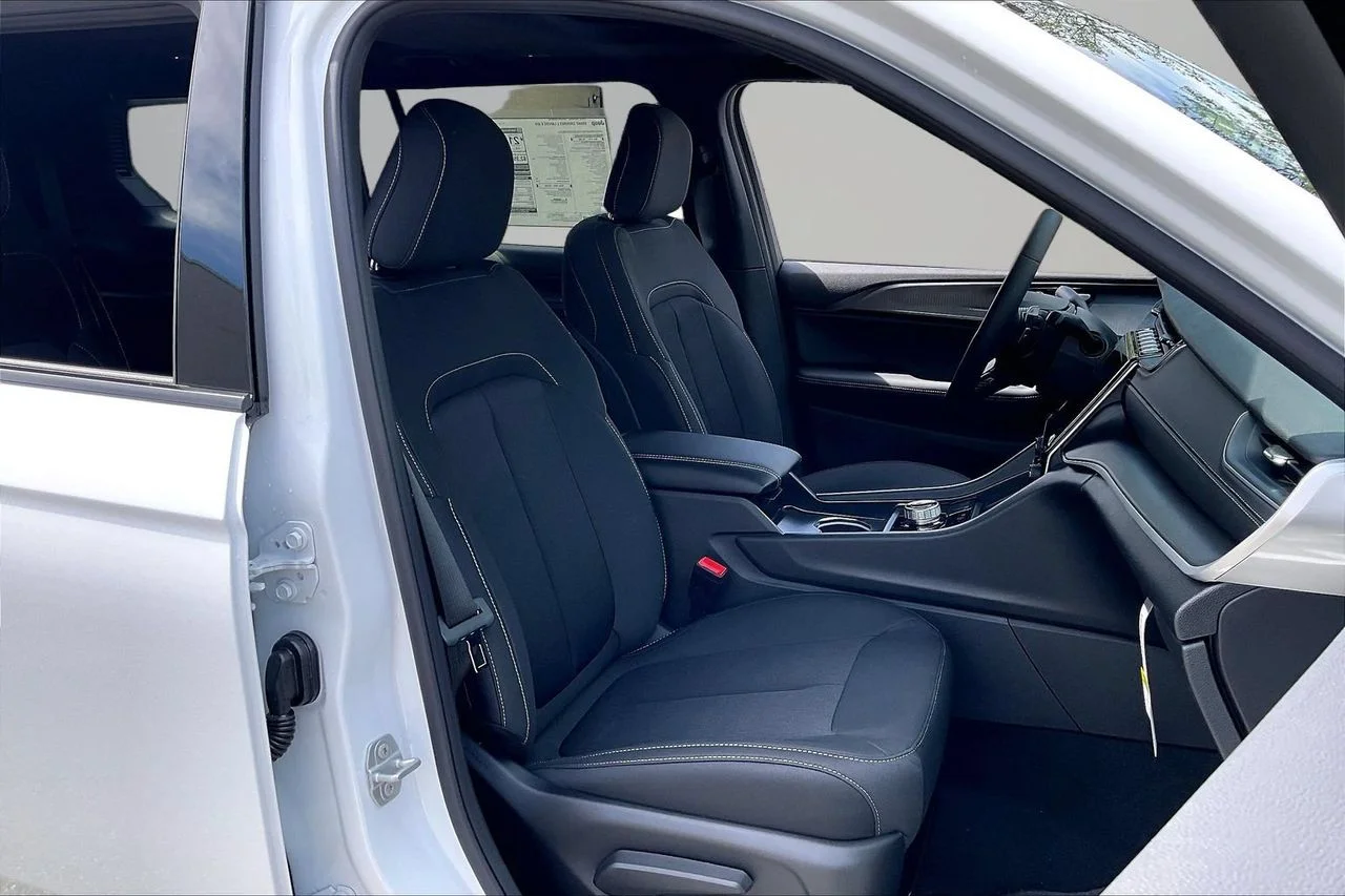 New 2026 Bright White Clearcoat Jeep Laredo X image 19