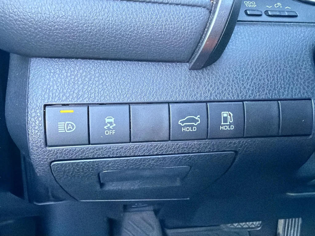 Used 2020 Beige Toyota XLE image 36