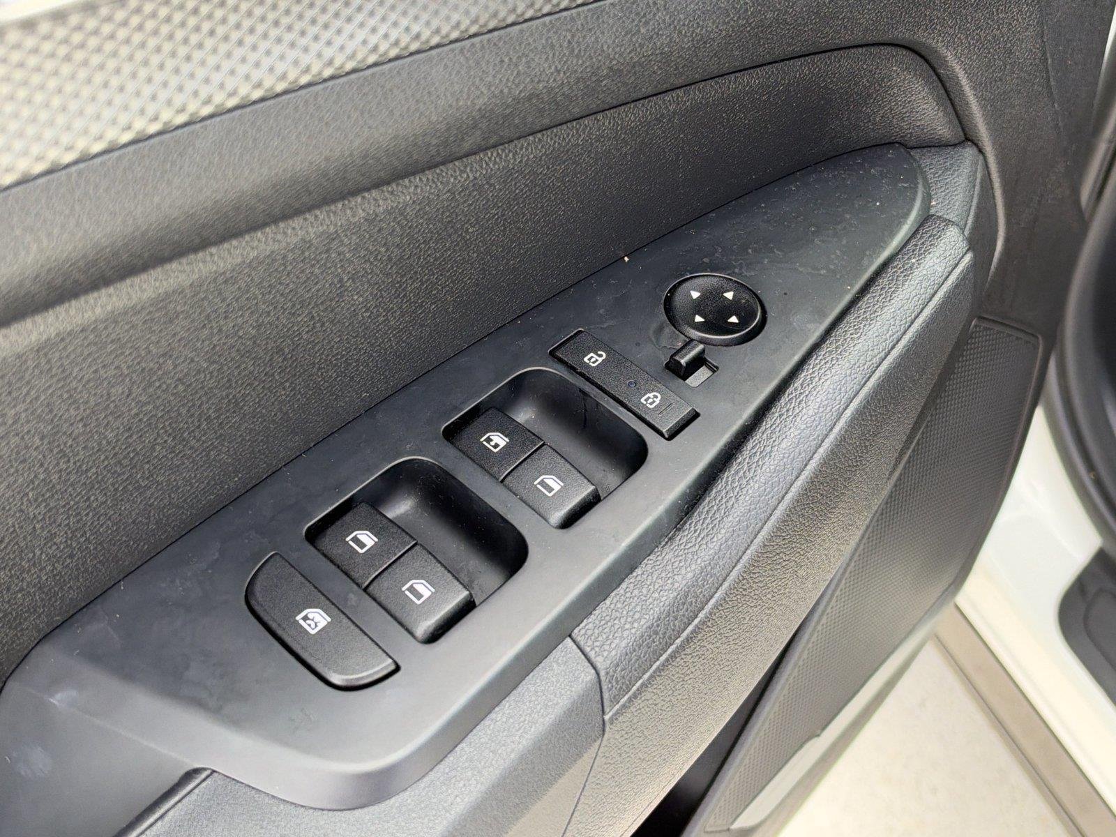 Certified Used 2025 Snow White Pearl Kia LX image 15