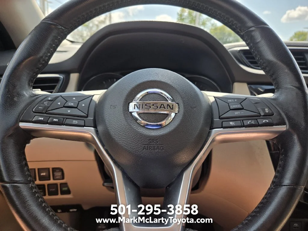 Used 2017 Blue Nissan SL image 23