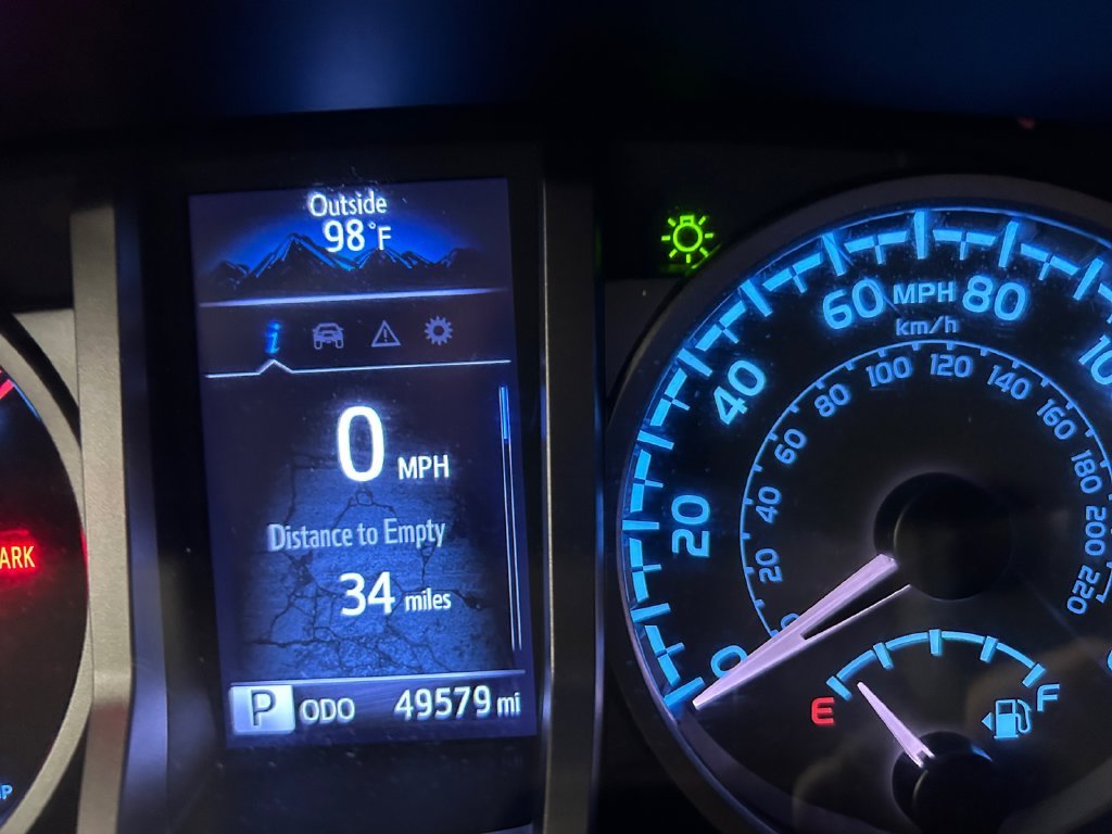 Used 2020  Toyota SR5 image 10