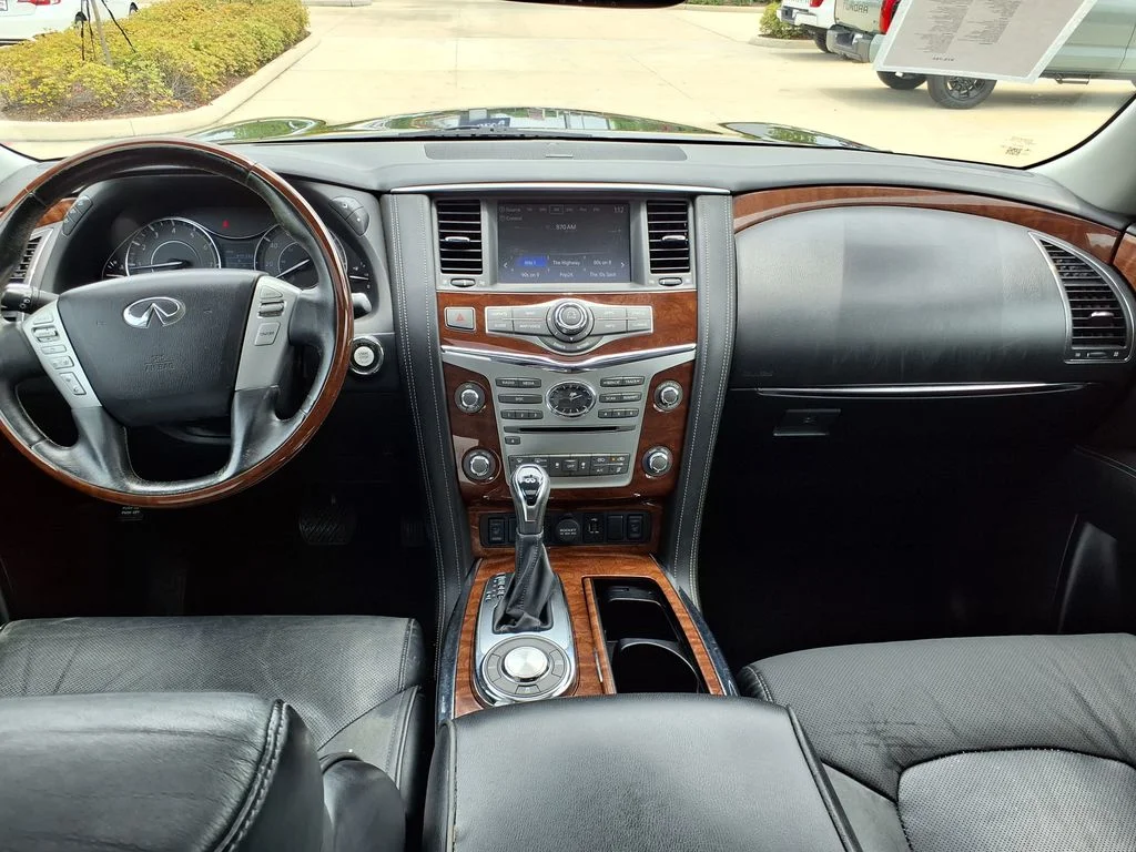 Used 2019 Black INFINITI LUXE image 25