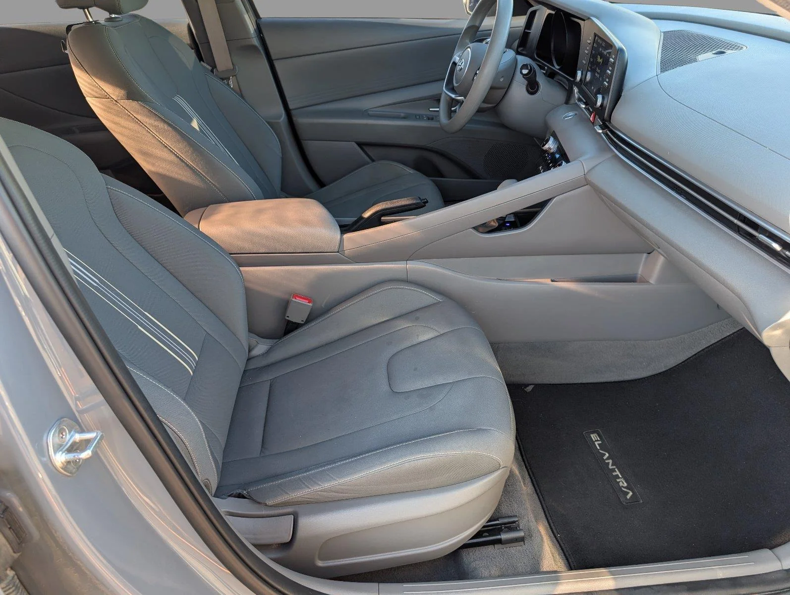 Used 2023 Electric Shadow Hyundai SEL image 40
