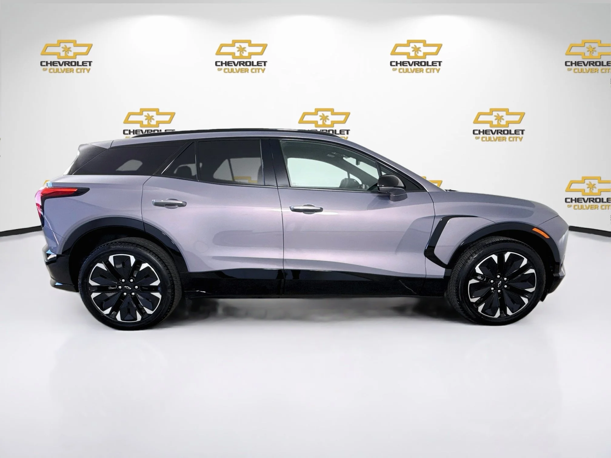Used 2025 Galaxy Gray Metallic Chevrolet RS image 9