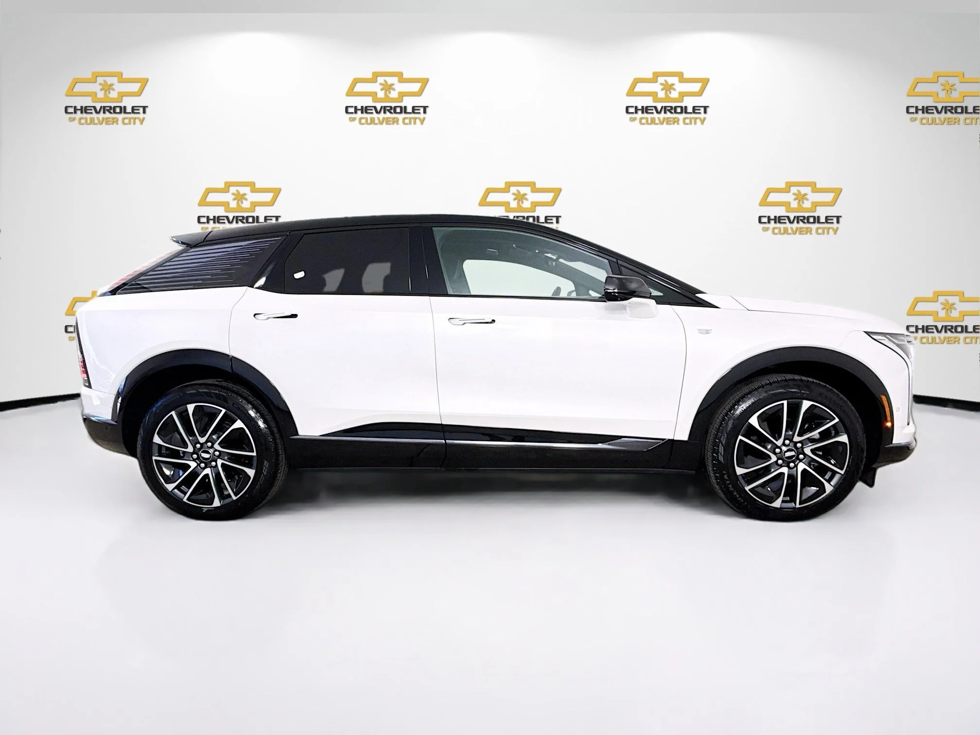 Used 2025 Crystal White Tricoat Cadillac Sport 1 image 9