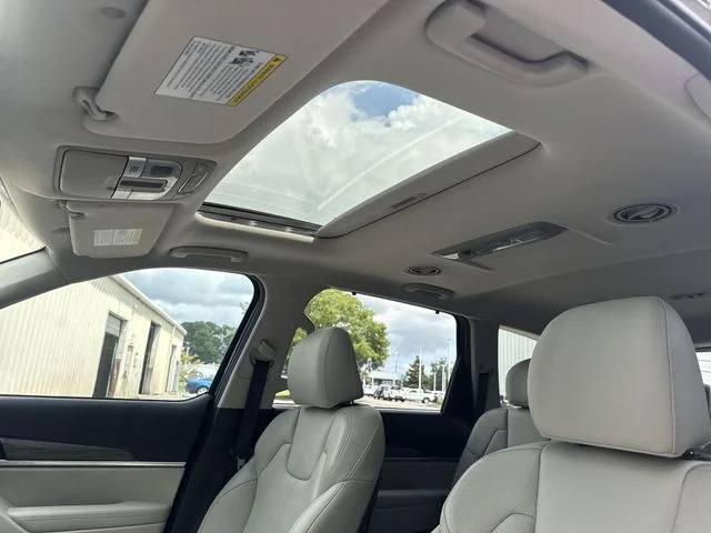 Used 2020 Green Kia EX image 33