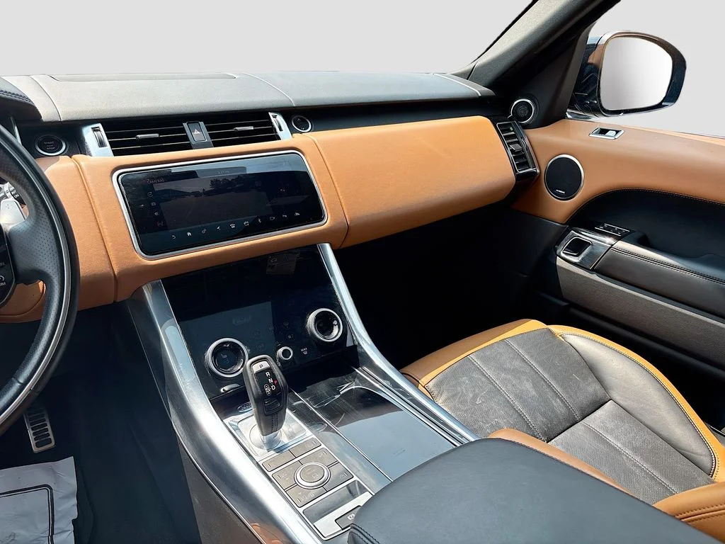 Used 2020 Narvik Black Land Rover Autobiography image 27