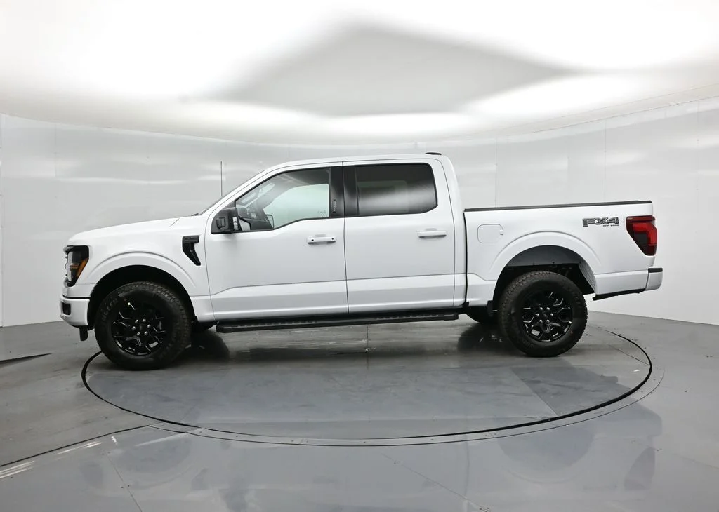 New 2026 Oxford White Ford XLT image 27