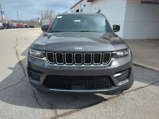 New 2026 Baltic Gray Metallic Clear-Coat Exterior Paint Jeep Laredo X image 3