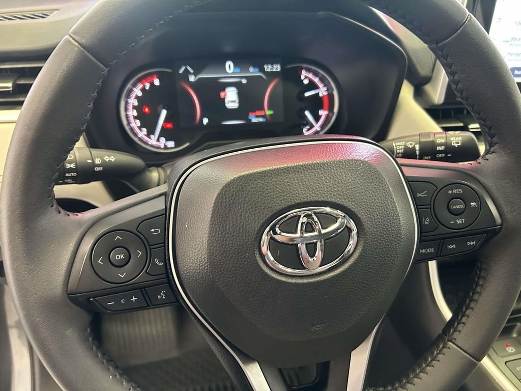 Used 2025 Gray Toyota XLE Premium image 20
