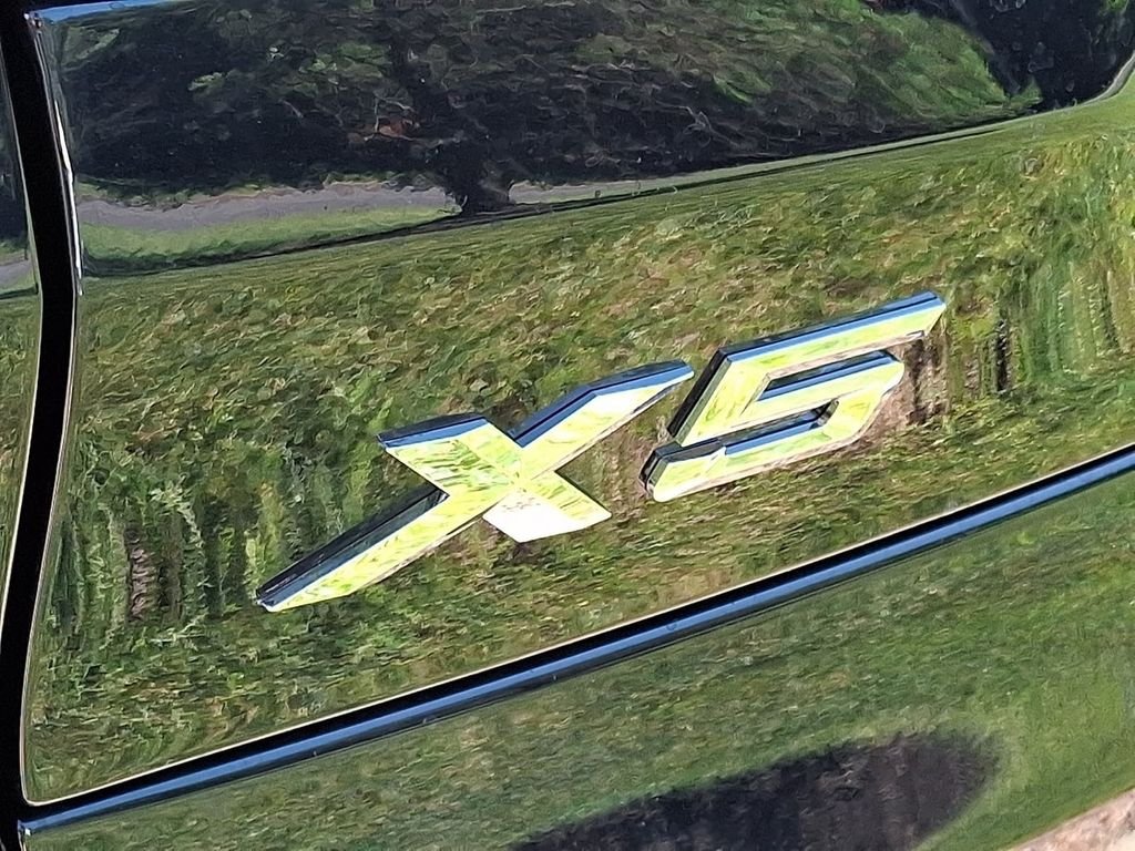 New 2026 Carbon Black Metallic BMW xDrive40i image 21