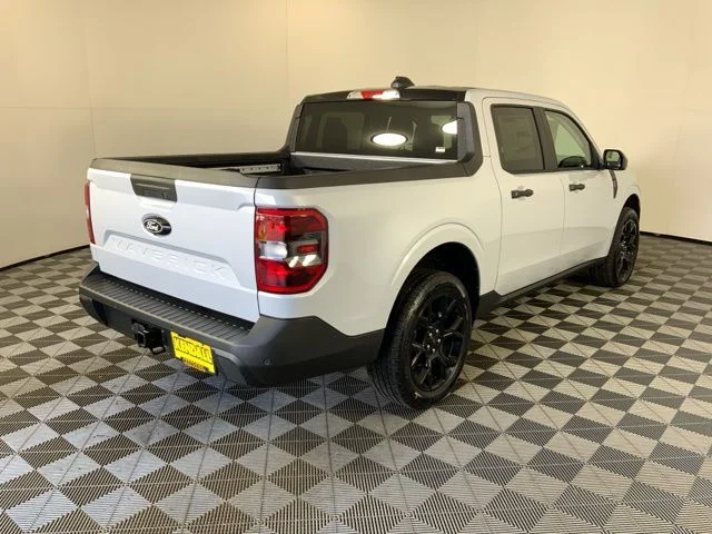 New 2025 Space White Metallic Ford XLT image 5