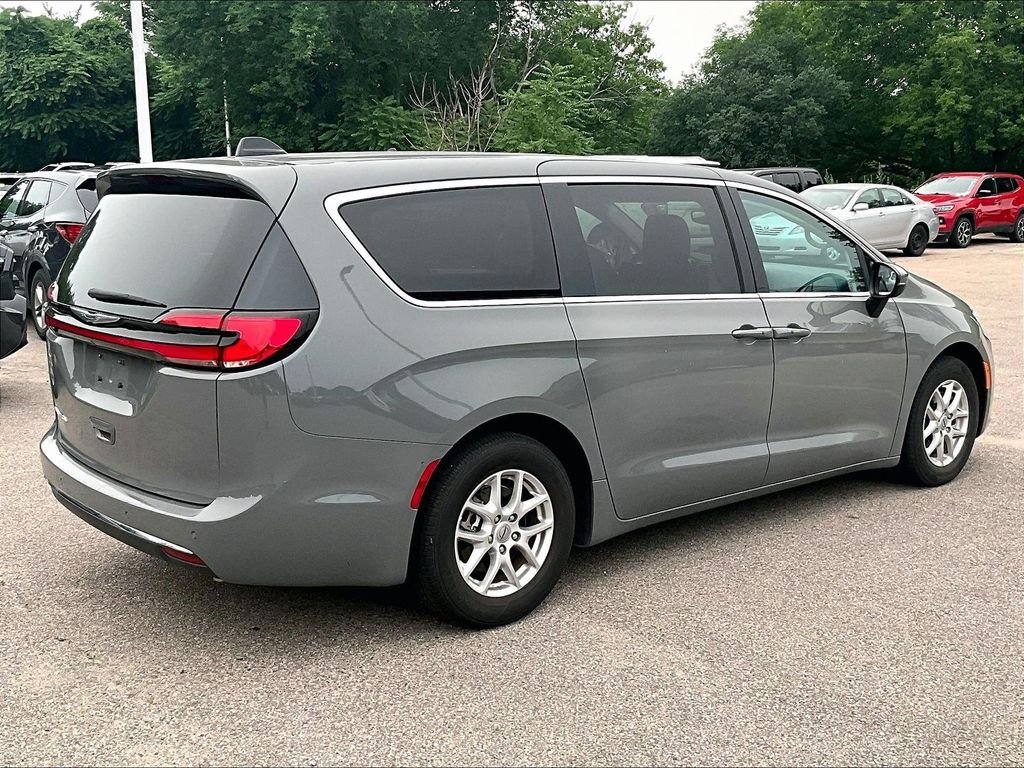 Used 2023 White Chrysler Touring L image 6