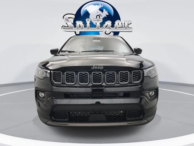 New 2026 Diamond Black Crystal Pearl-Coat Exterior Paint Jeep Limited image 4
