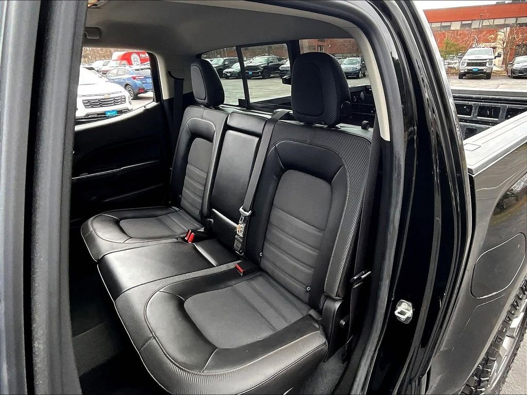 Used 2022 Black GMC AT4 w/Cloth image 14