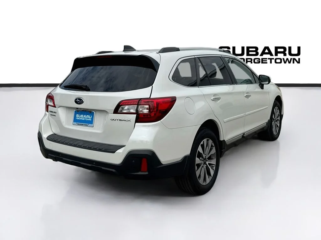 Used 2018 White Subaru 2.5i image 7