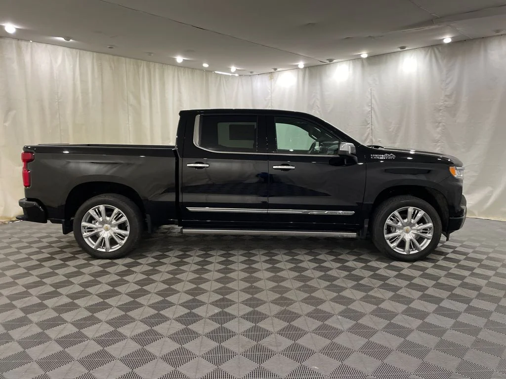 New 2026 Black Chevrolet High Country image 4