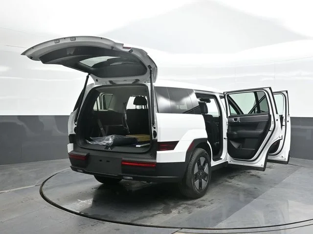 New 2026 White Hyundai SE image 19