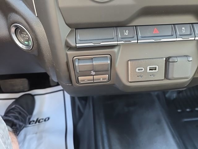 2025 GMC Sierra 3500HD Pro - Photo 17
