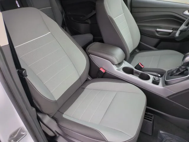Used 2014 White Ford SE image 31
