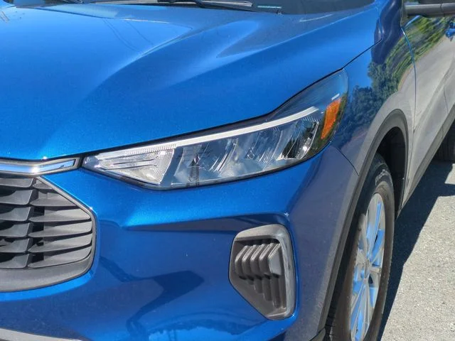Used 2023 Blue Ford Active image 9